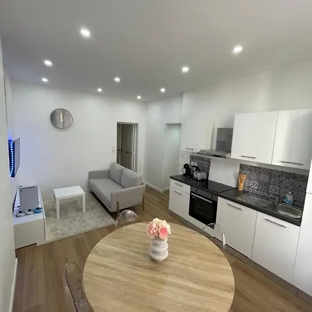 Apartamento T4, Proche Port / *